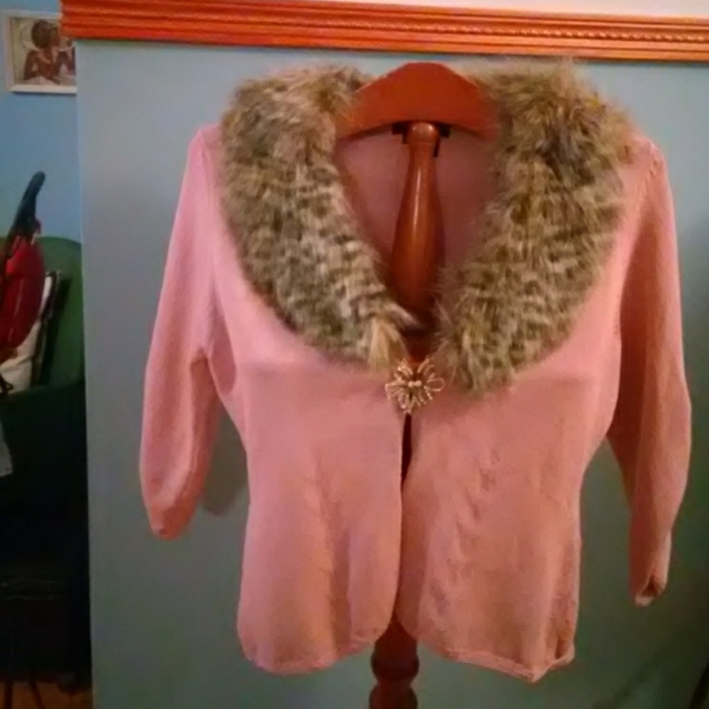 Sweater jacket removable collar